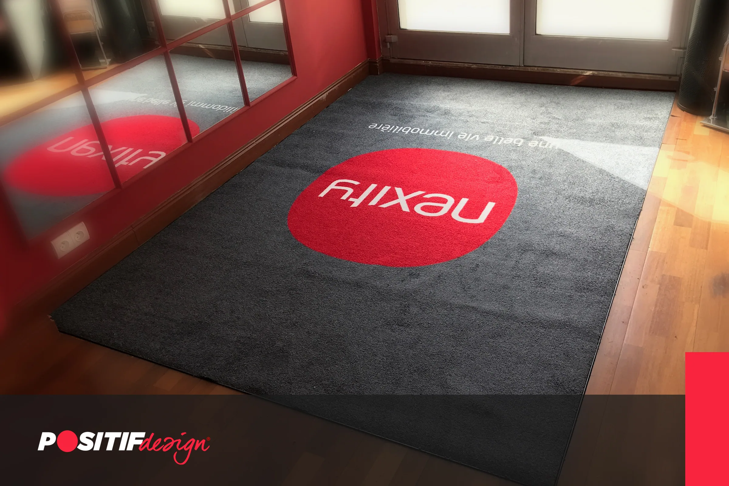 TAPIS LOGO